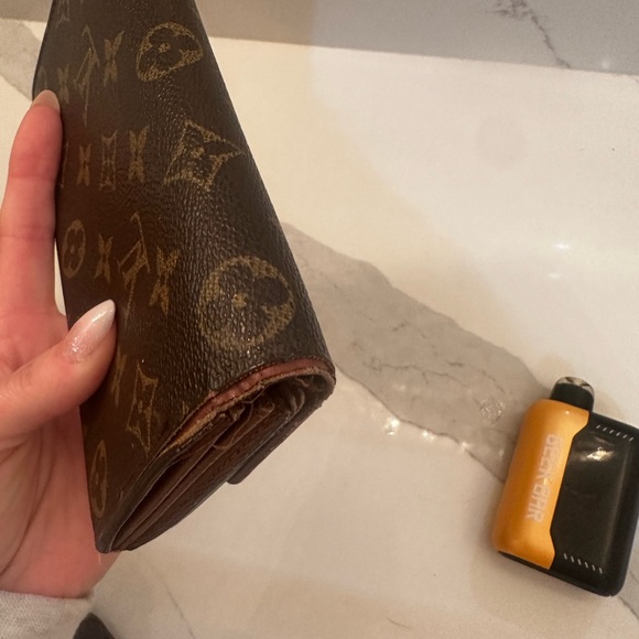 Authentic Louis Vuitton, that’s been refurbished and wallet - Picture 14 of 16